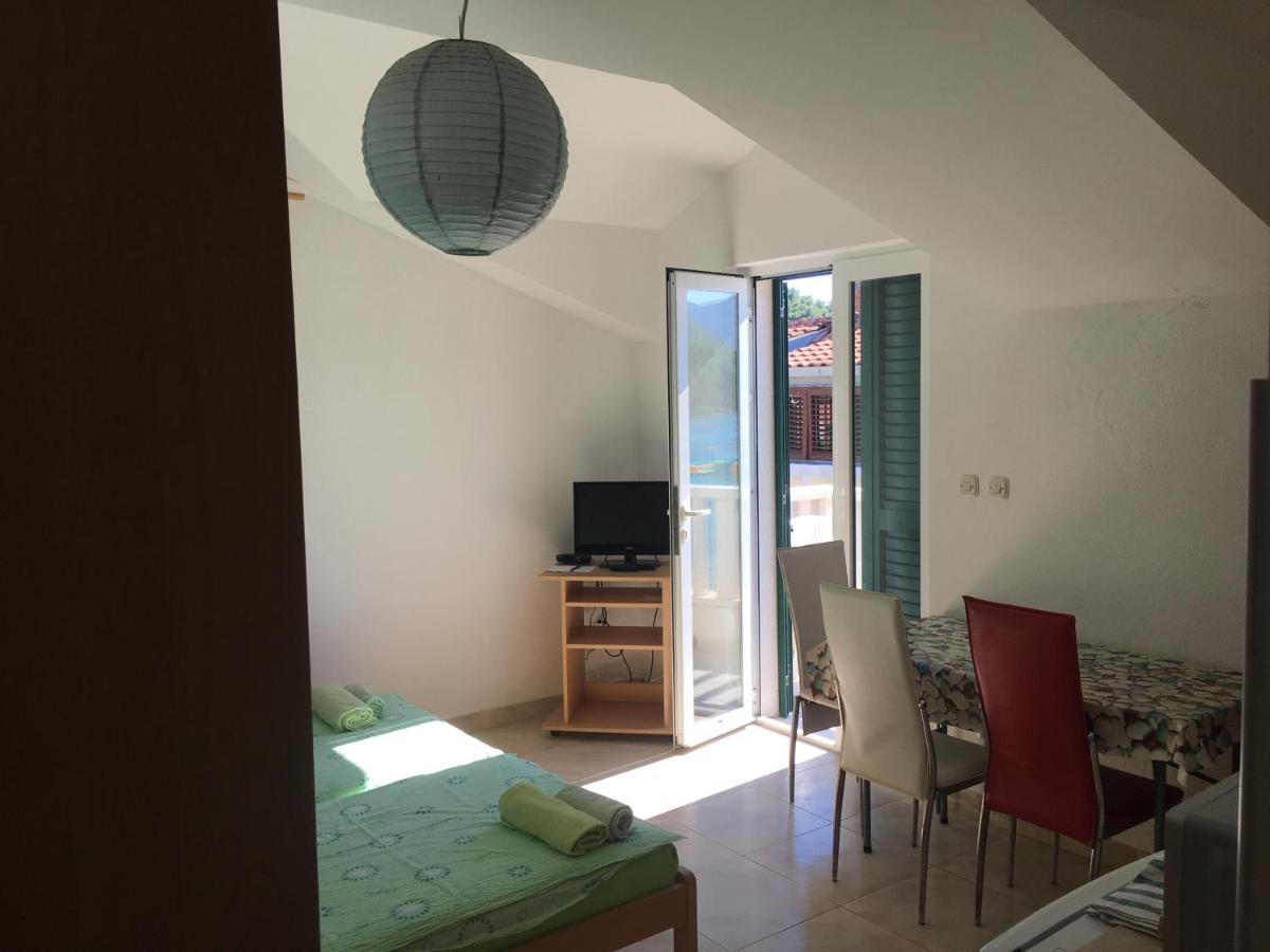 Apartmani Domenika Žuljana Buitenkant foto