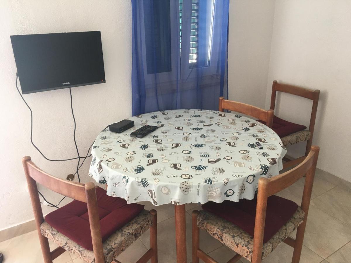 Apartmani Domenika Žuljana Buitenkant foto
