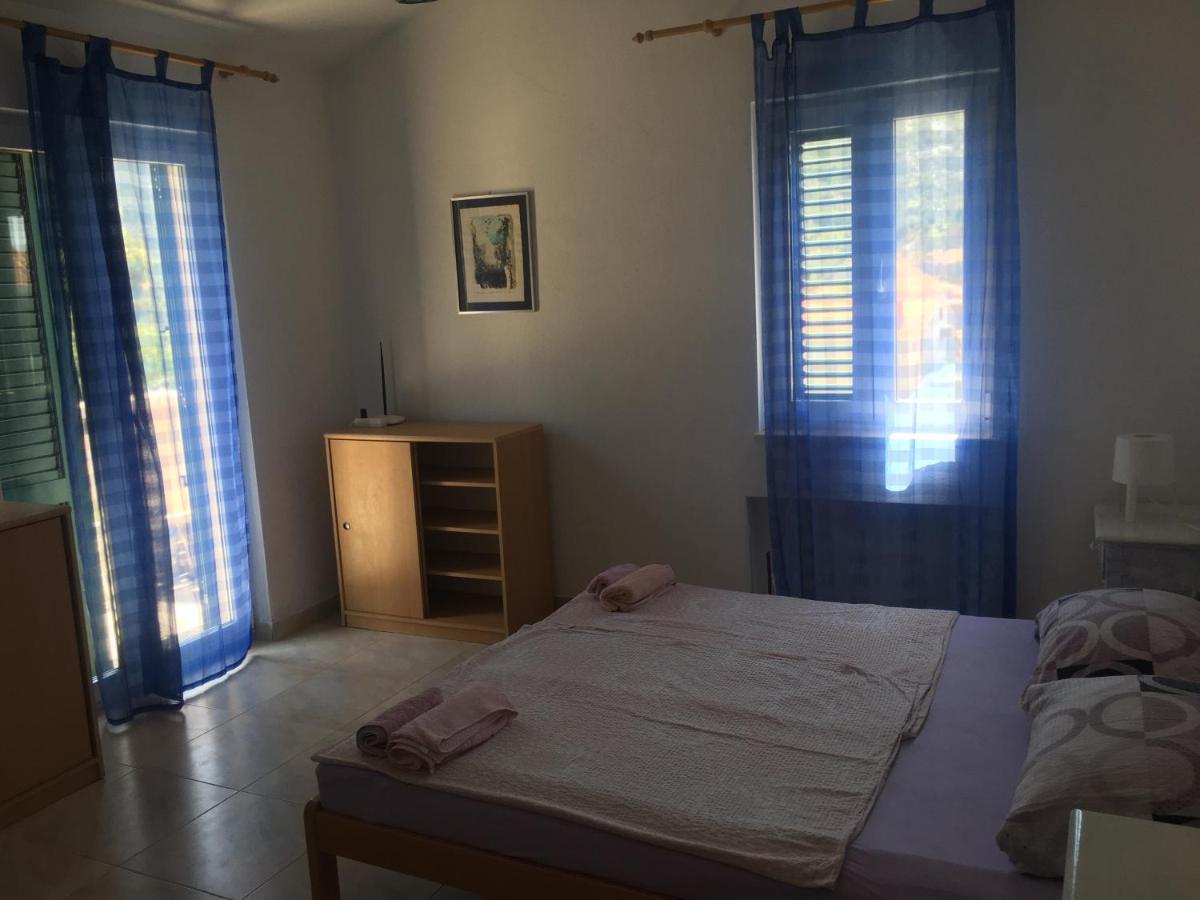 Apartmani Domenika Žuljana Buitenkant foto