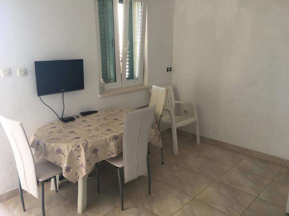 Apartmani Domenika Žuljana Buitenkant foto