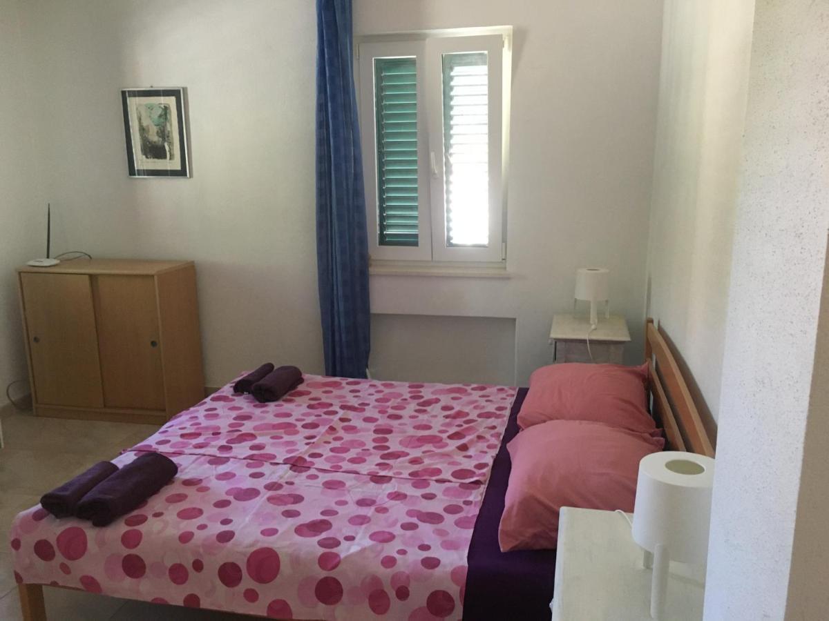 Apartmani Domenika Žuljana Buitenkant foto