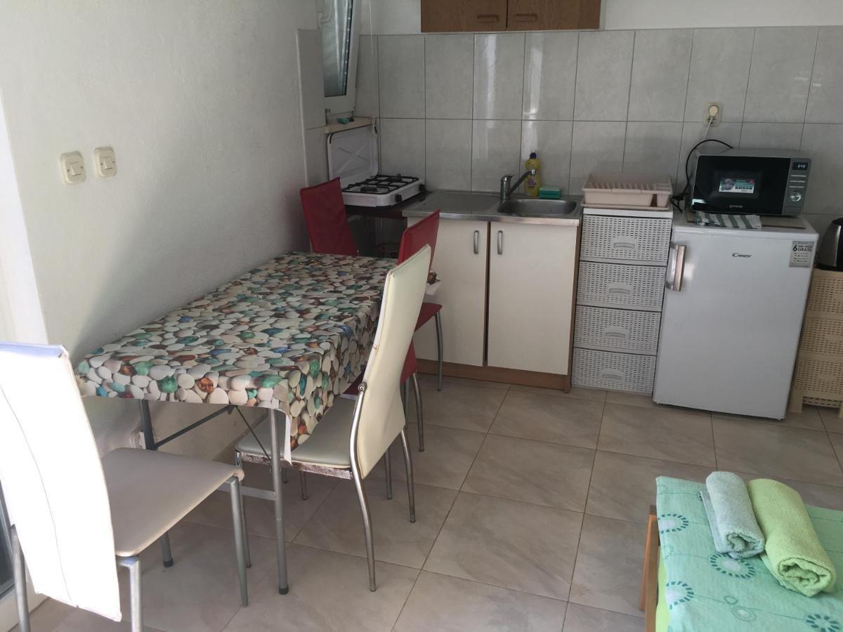 Apartmani Domenika Žuljana Buitenkant foto
